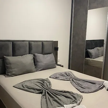 Апартаменты Golden Bird Wellness & *