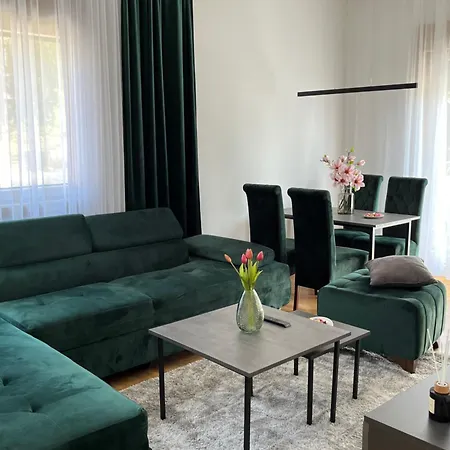 아파트 Golden Bird Wellness & 즐라티보