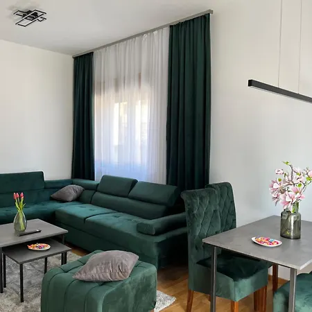 Golden Bird Wellness & * Златибор