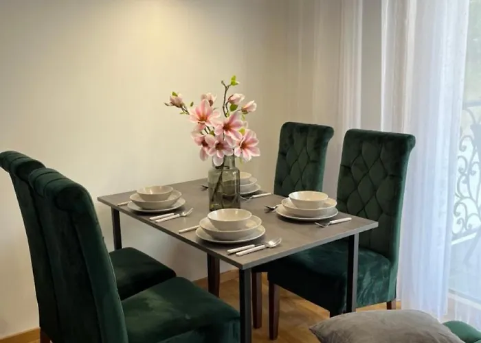 Golden Bird Wellness&spa Apartment *